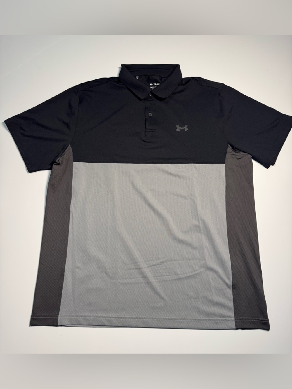 Under Armour Men’s Black and Gray Colorblock Performance Golf Polo Size XL